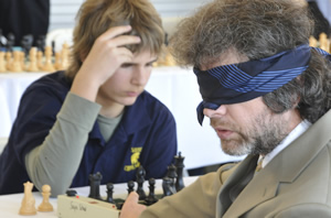 Gregory Kaidanov playing blindfolded chess.